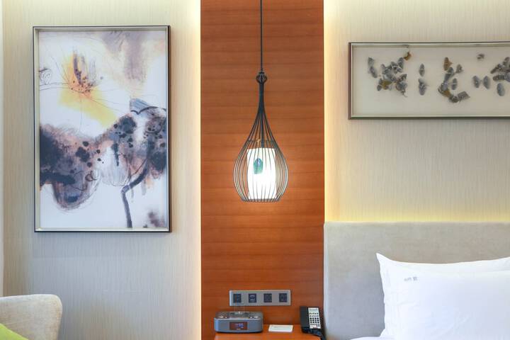 Room 25 of 57