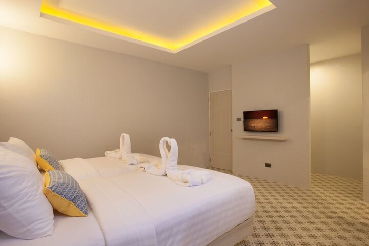 Room 12 of 30