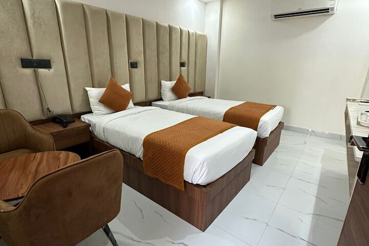 Room 19 of 36