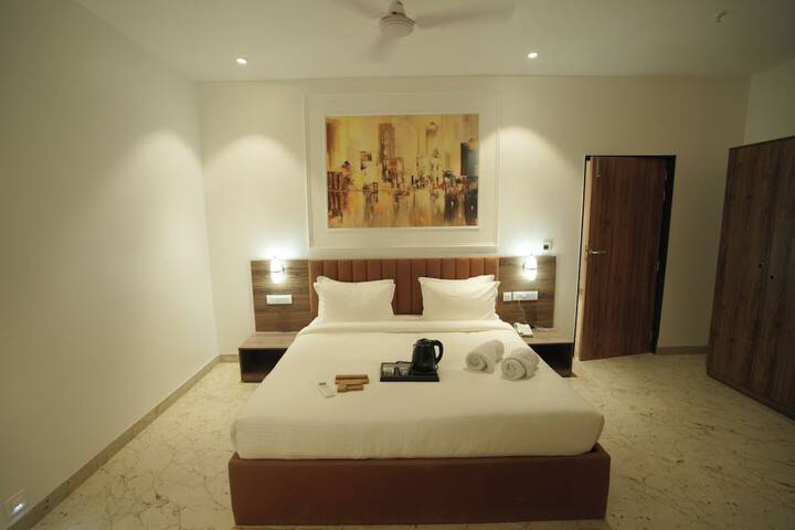Room 51 of 102