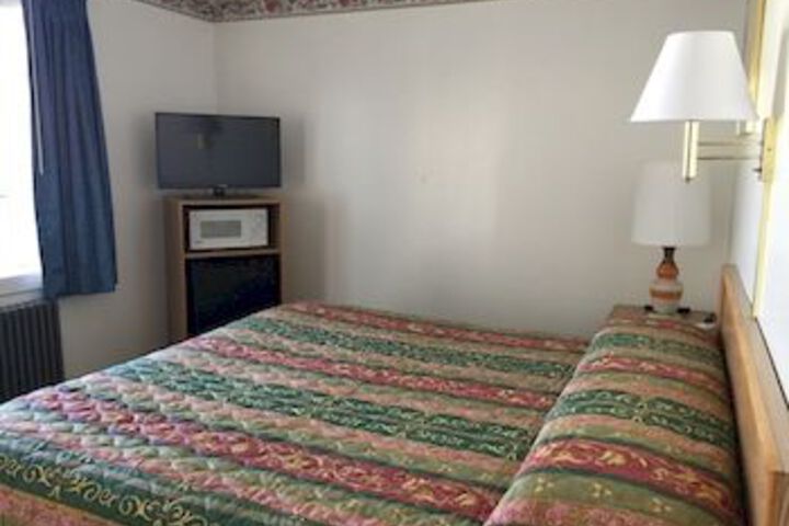 Room 8 of 15