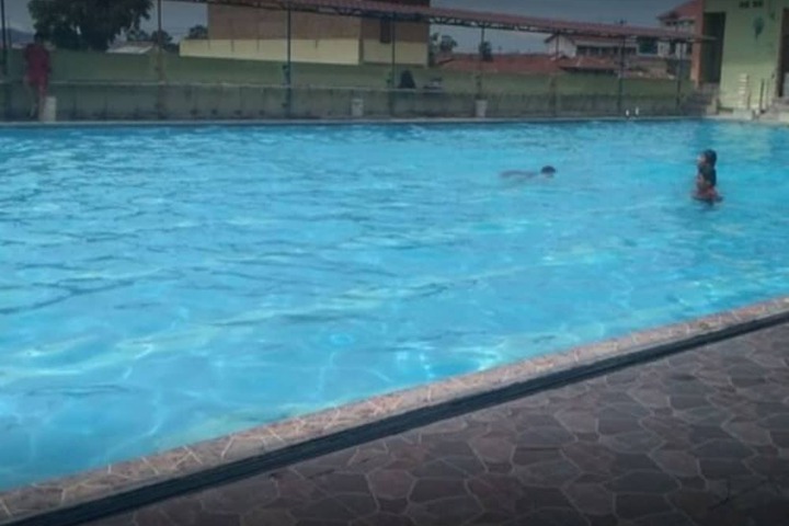 Pool 11 of 14