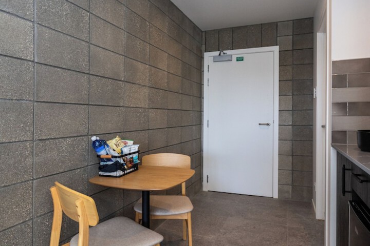 Room 6 of 111