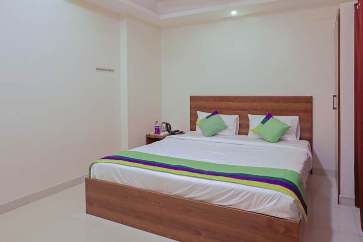 Room 12 of 25
