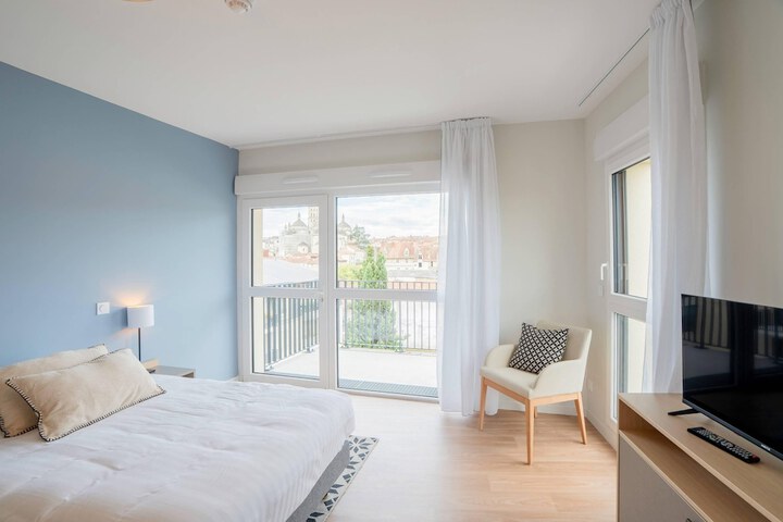 Room 4 of 35