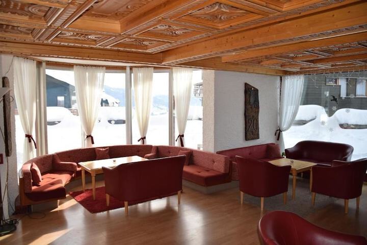 Hotel Interior 5 of 32