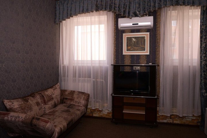 Room 7 of 65