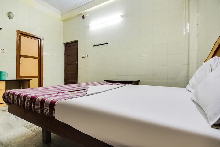 Room 13 of 21