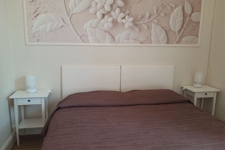 Room 33 of 103