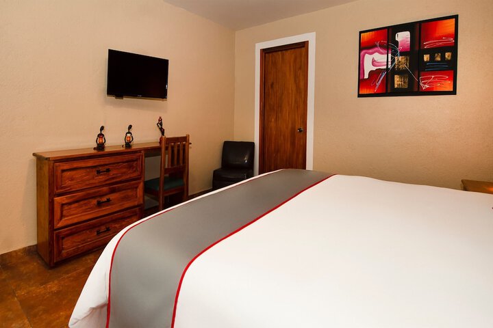 Room 8 of 38