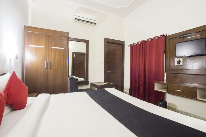 Room 27 of 48