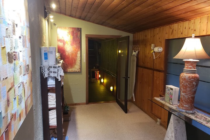 Ballroom/Hall 65 of 97
