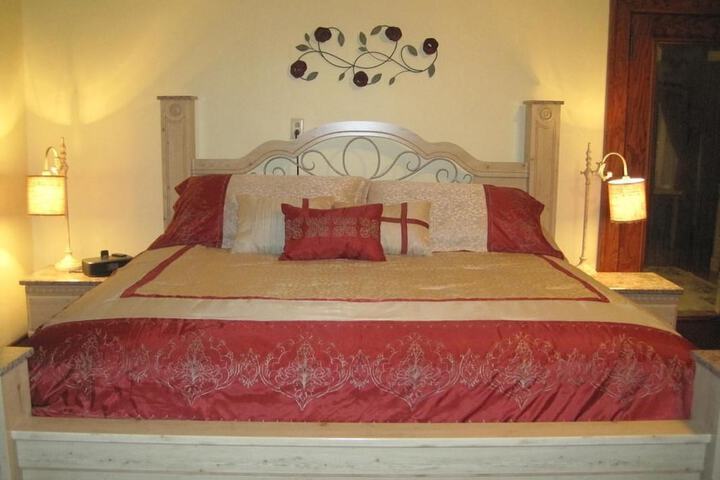 Room 4 of 30