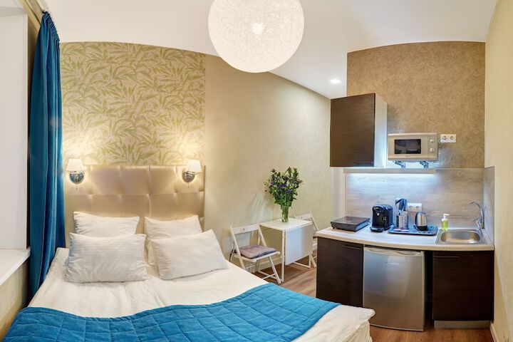 Room 5 of 11