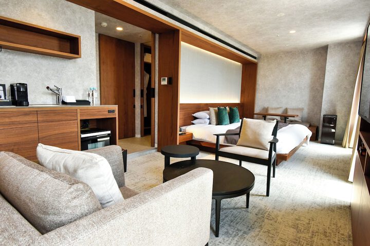 Room 8 of 204