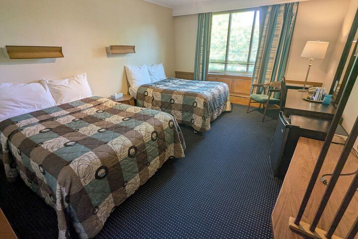 Room 4 of 32