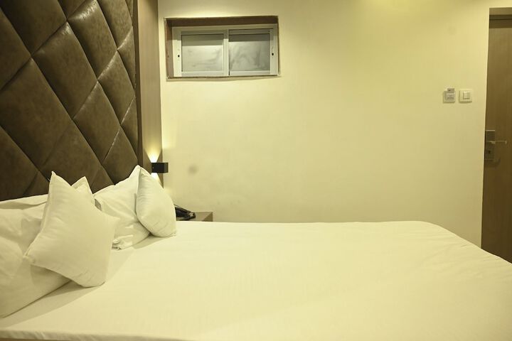 Room 21 of 38