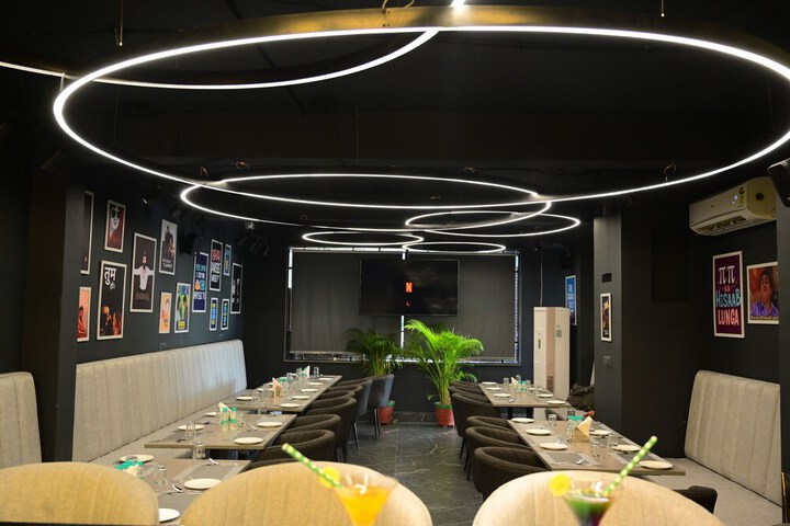 Lounge 16 of 23