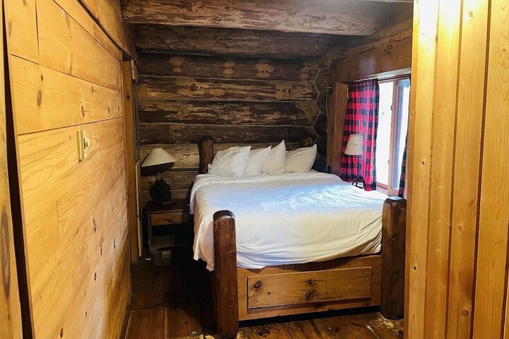 Room 17 of 131