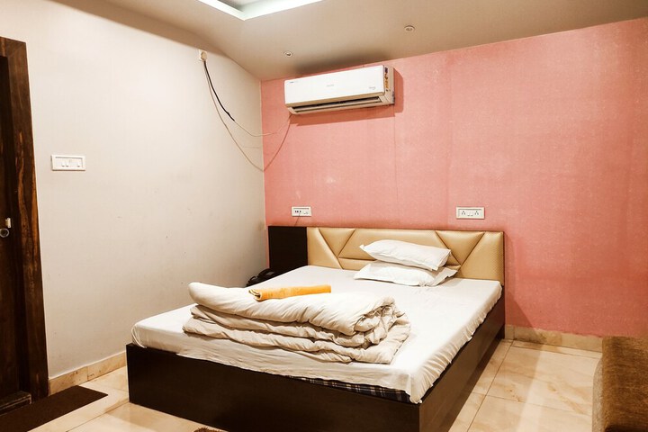 Room 18 of 32