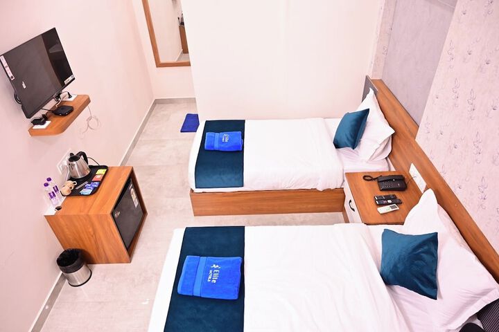 Room 7 of 18