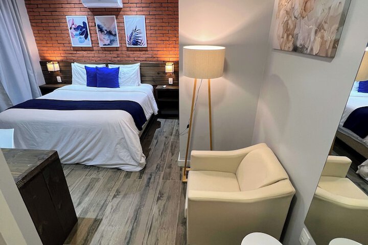 Room 52 of 137