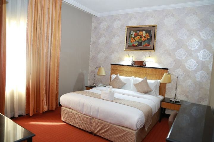 Room 2 of 16