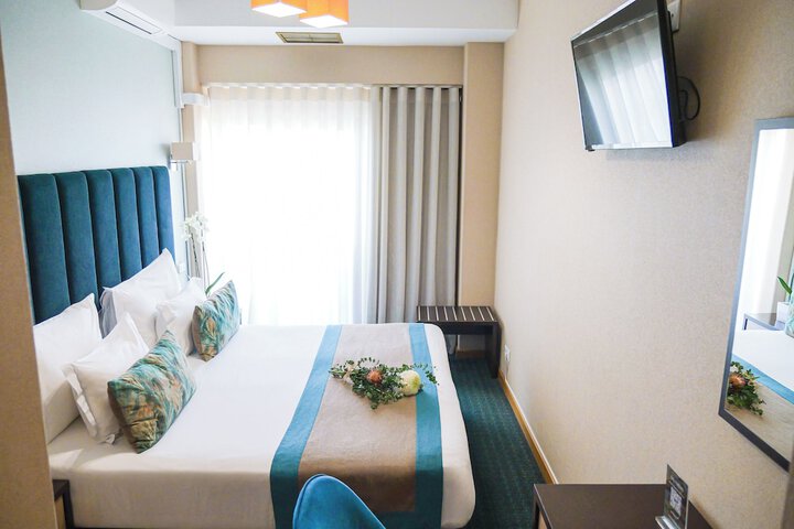 Room 32 of 121