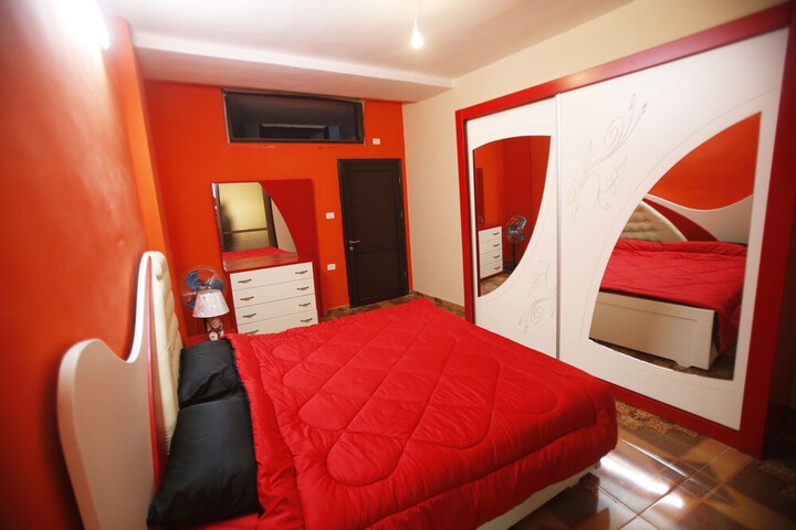 Room 10 of 26