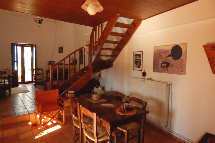 Room 10 of 72