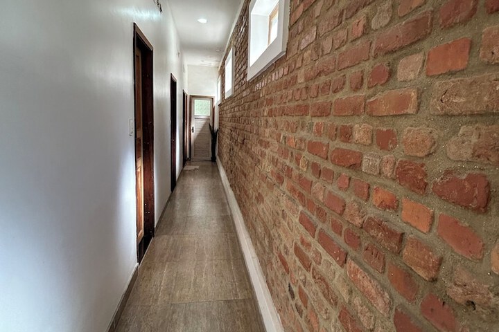 Room 18 of 25