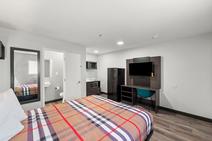 Room 3 of 9