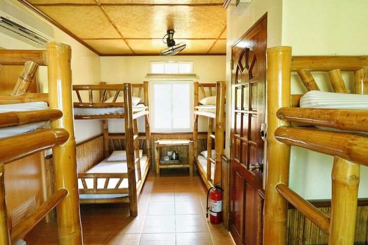 Room 13 of 37