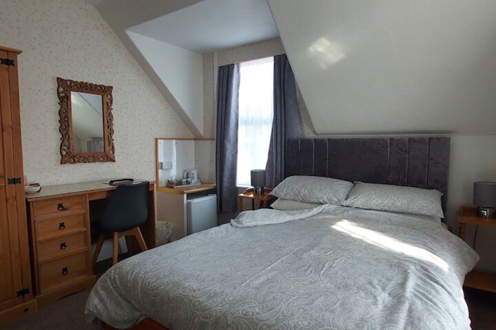Room 13 of 49