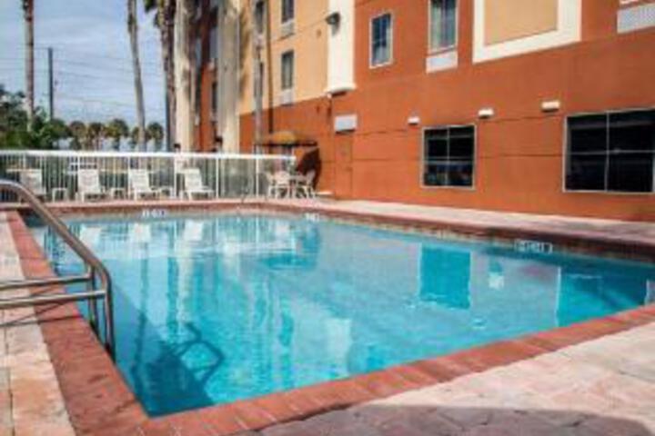 Swimming pool at International Dr.
