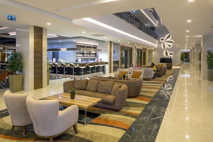 Entrance & Lobby