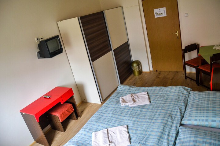 Room 31 of 77