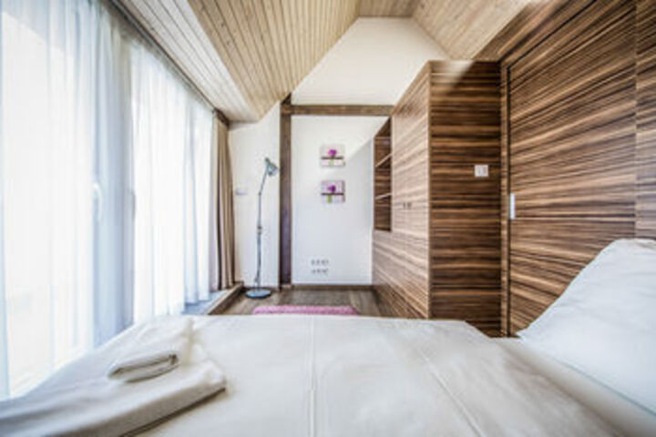 Room 6 of 21