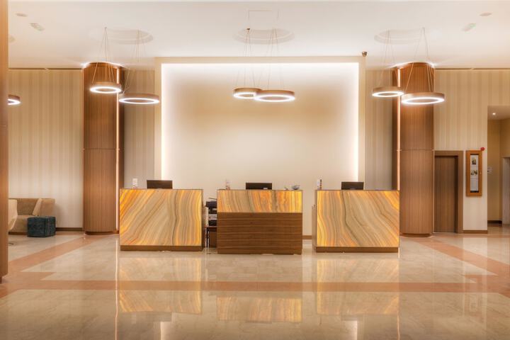 Entrance & Lobby