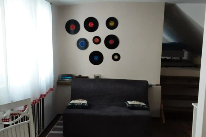 Room 9 of 14
