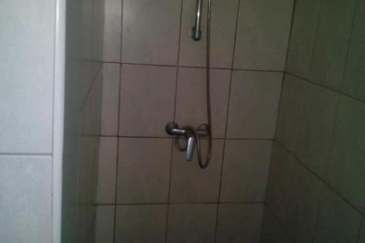 Room 9 of 12