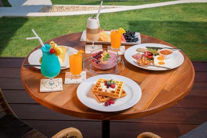 Breakfast/Coffee Service 35 of 48