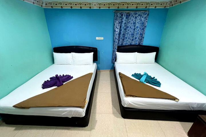 Room 8 of 14