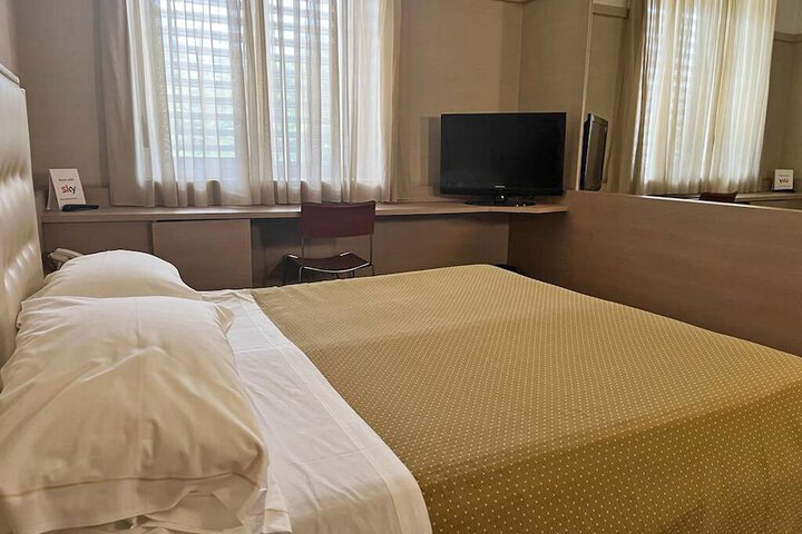 Room 22 of 83