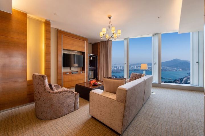 Room 9 of 54