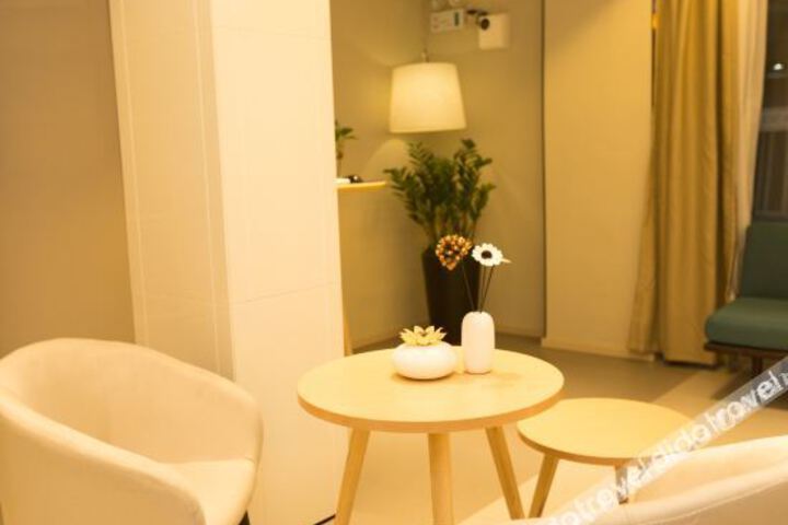Hotel Interior 6 of 32