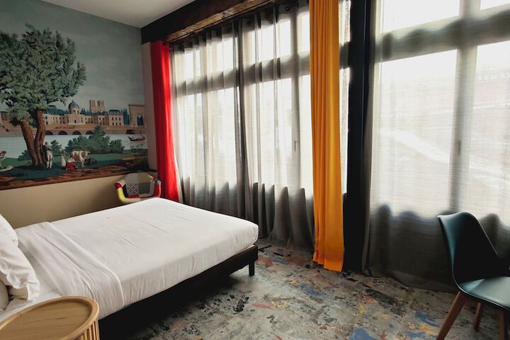 Room 25 of 68