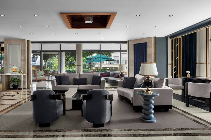 Entrance & Lobby