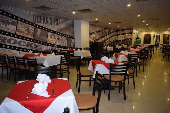 Dining 32 of 60