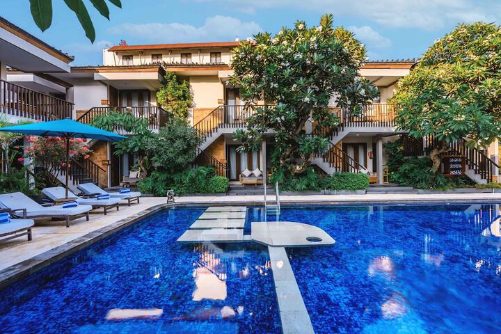 Hotel with Pool